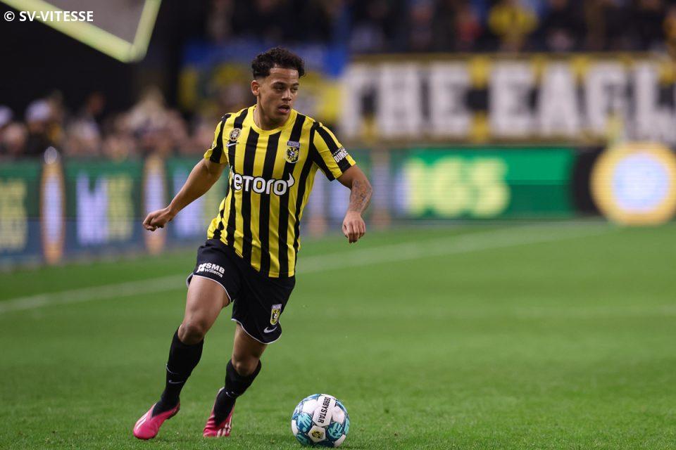 Vitesse verliest dankzij twee standaardsituaties Supportersvereniging
