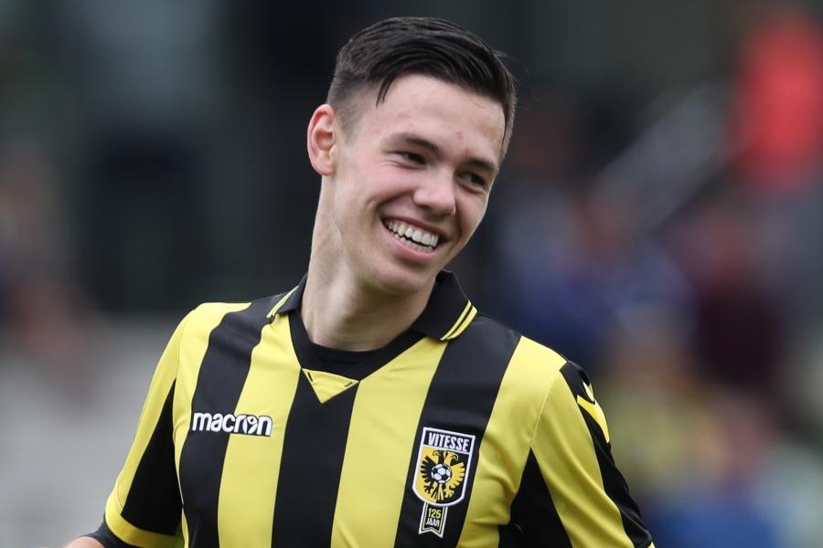 Winnend Jong Vitesse is Gino Bosz kwijt aan selectie